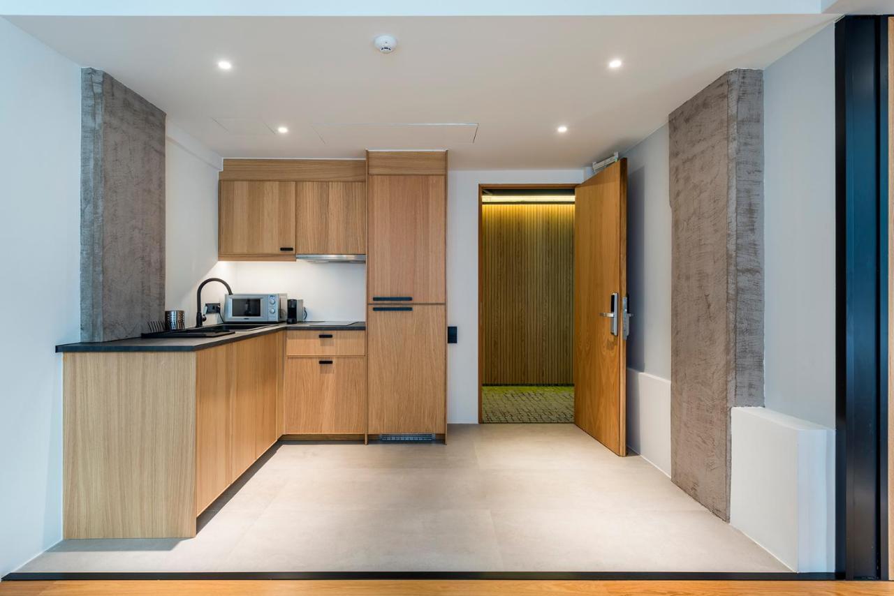 One-Bedroom Superior Apartment with City View